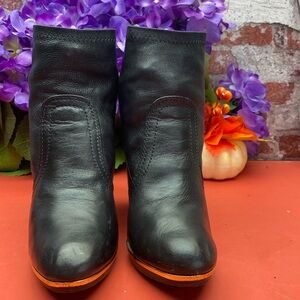 Tory Burch Boots SZ 6 M